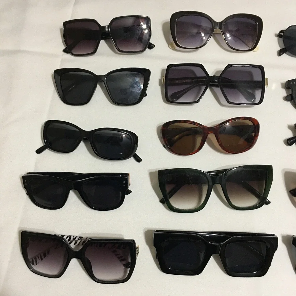 Lot of 23 Sunglasses Unisex Mixed Colors Styles Roxy Steve Madden Hilfiger